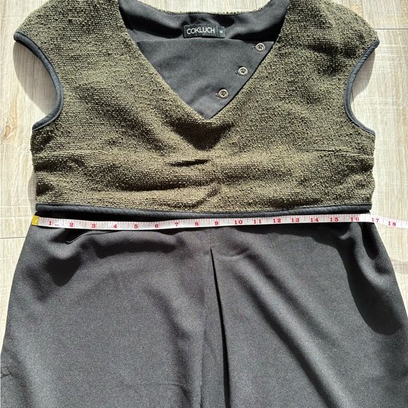 Like new dress made in Canada - Picture 4 of 7